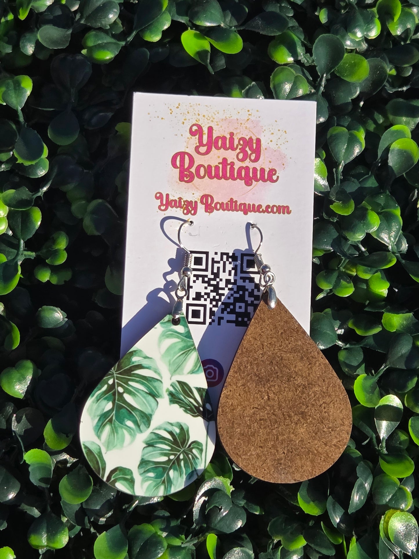 Handmade Tropical Monstera Leaf Teardrop Earrings - Lightweight Botanical Jewelry Yaizy Boutique