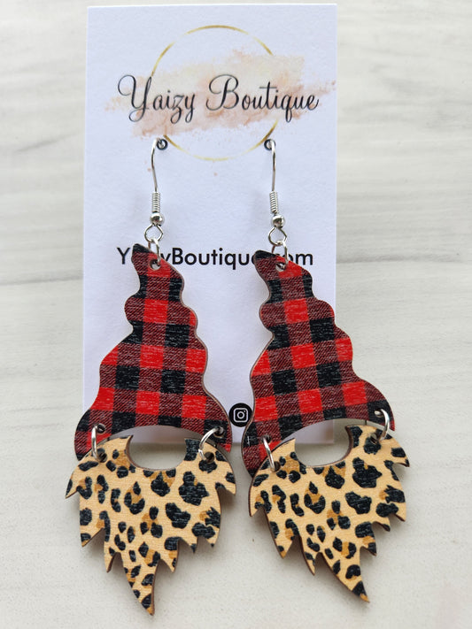 GNOME WITH RED PLAID HAT EARRINGS - Yaizy Boutique