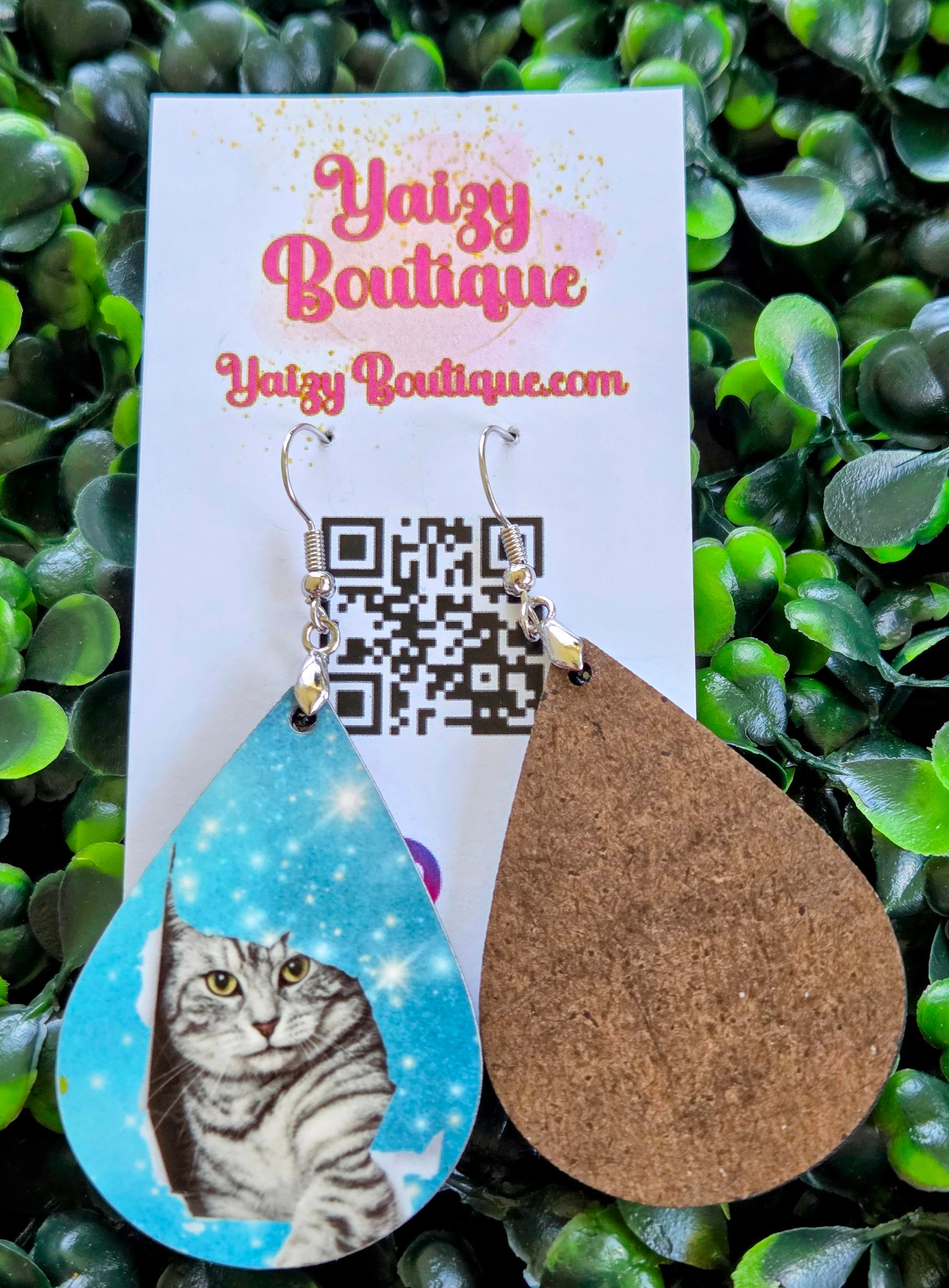 Handmade Cat Teardrop Earrings – Silver Tabby Design with Starry Sky – Lightweight MDF Wood Jewelry for Cat Lovers Yaizy Boutique