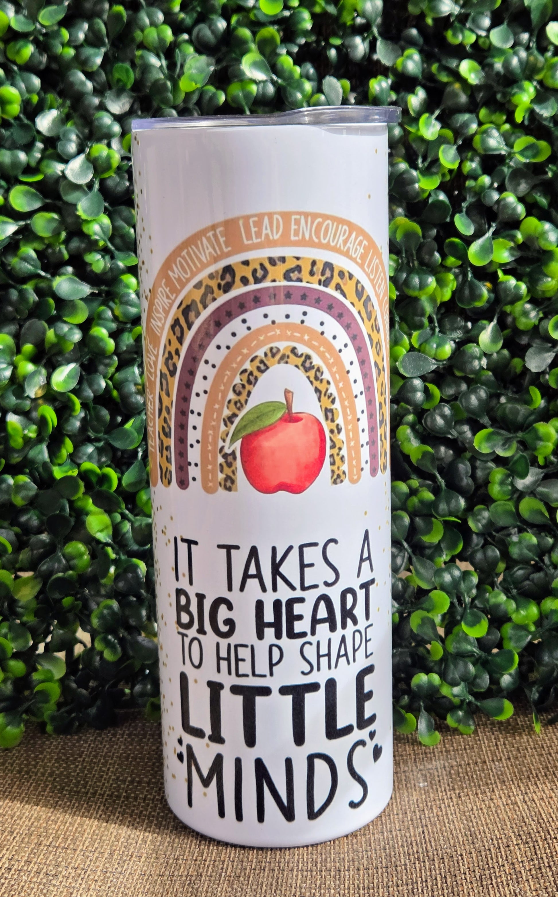 Teacher Rainbow 20oz Tumbler – “It Takes a Big Heart to Help Shape Little Minds” Cup Yaizy Boutique