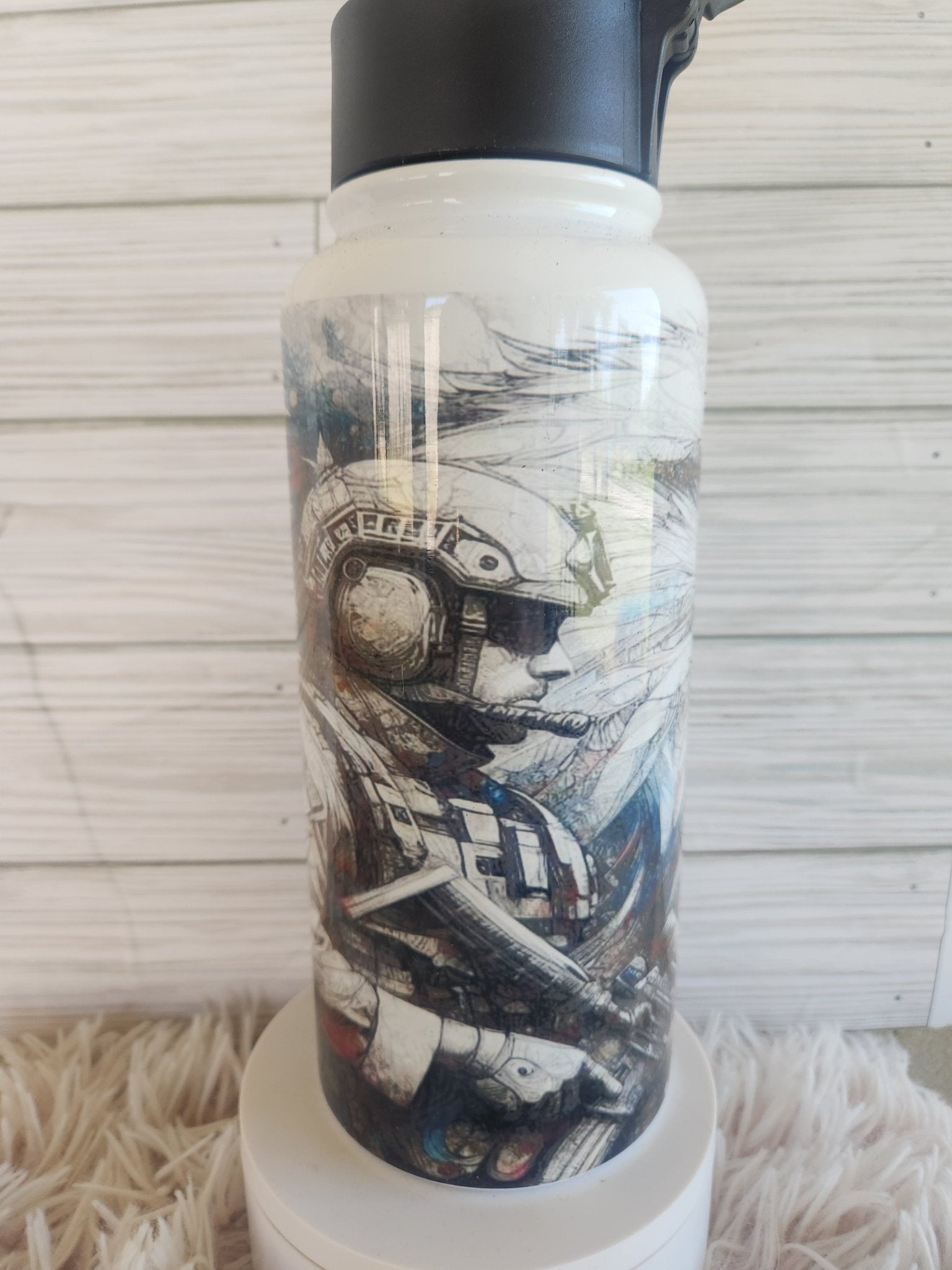 American Soldier, Bald Eagle and American Flag, 32oz Bottle - Yaizy Boutique